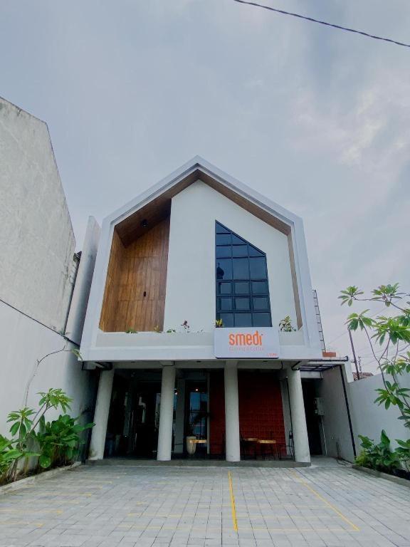 Smedi Coliving Hotel Yogyakarta Luaran gambar
